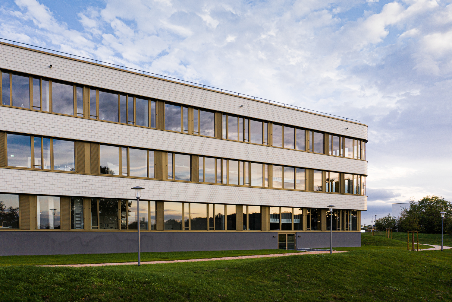 Fassadenfotografie von der Berufsschule in Bad Krozingen