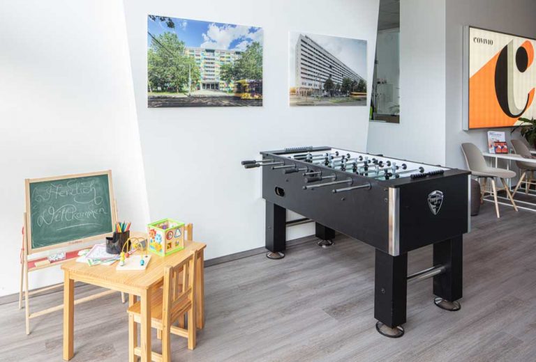 Ausstellung Covivio Acrylglas immobilienfotograf Ken Wagner