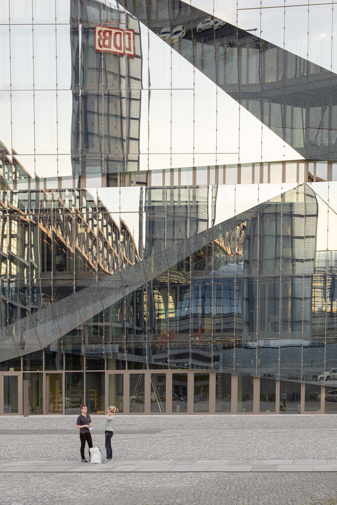 Cube am Hauptbahnhof in Berlin - Architekten 3XN Architects - Architekturfotograf Ken Wagner